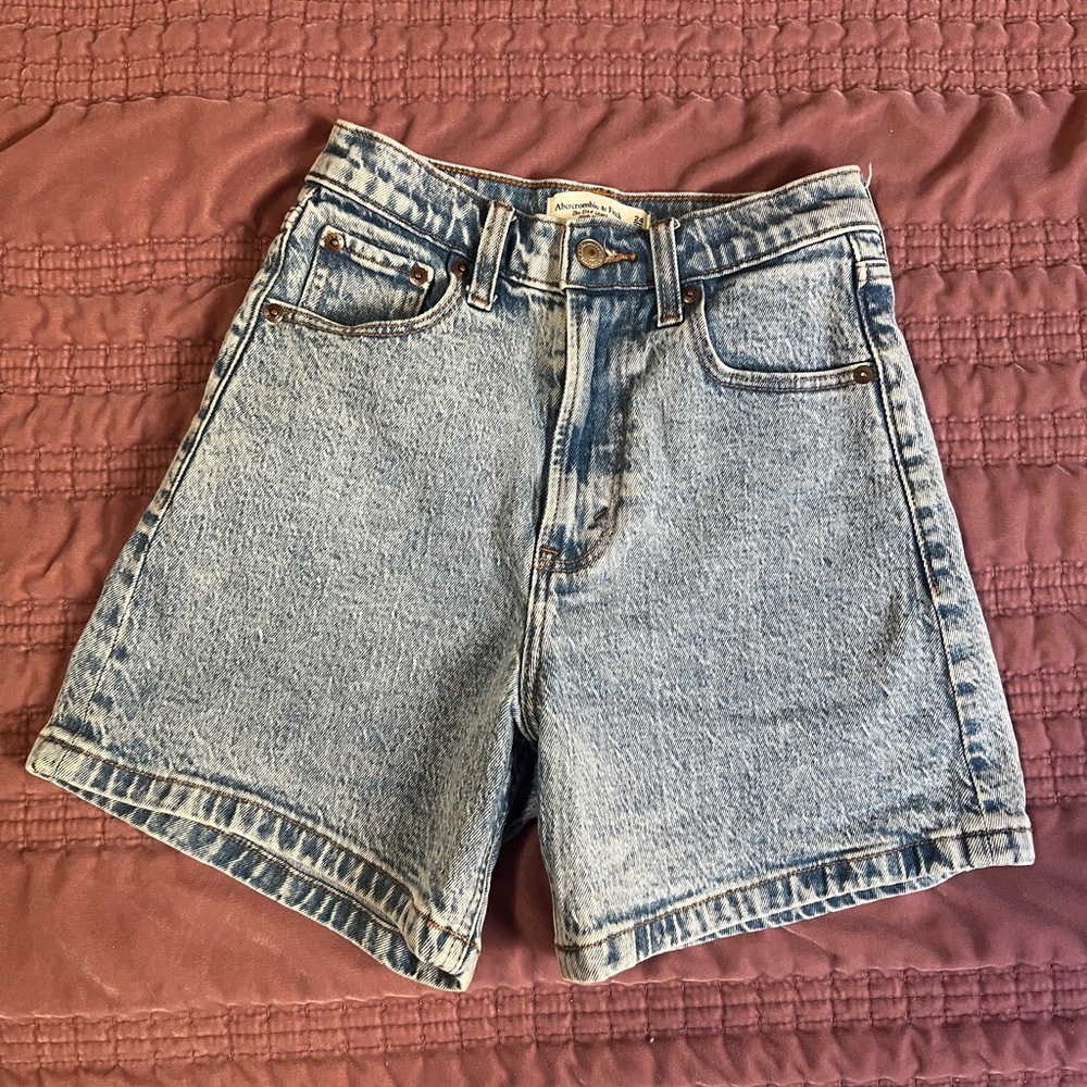 Abercrombie & Fitch High Rise Dad Short